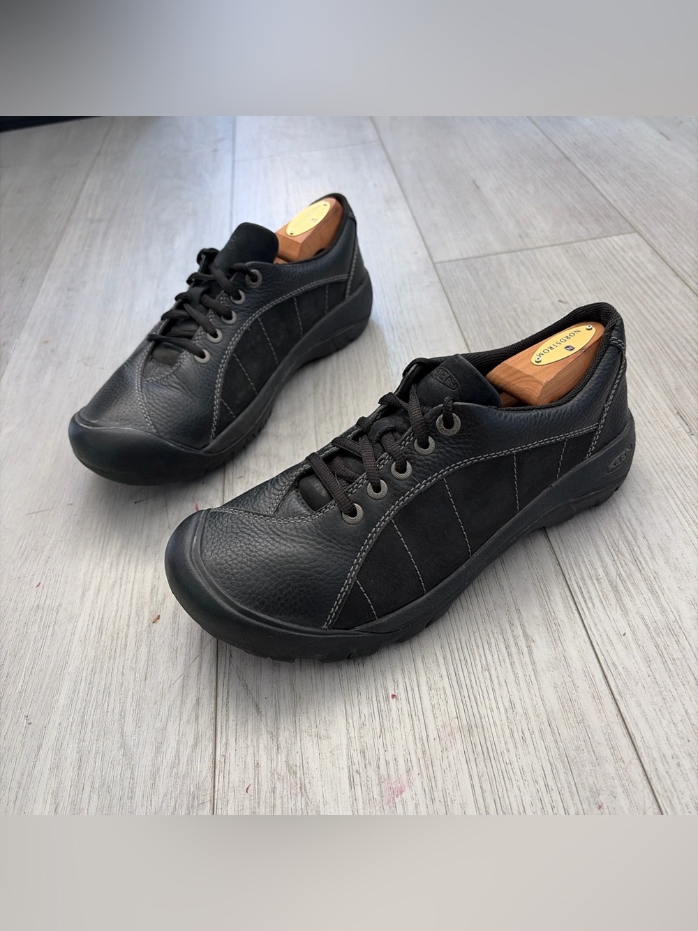 KEEN black leather and suede lace up sneakers